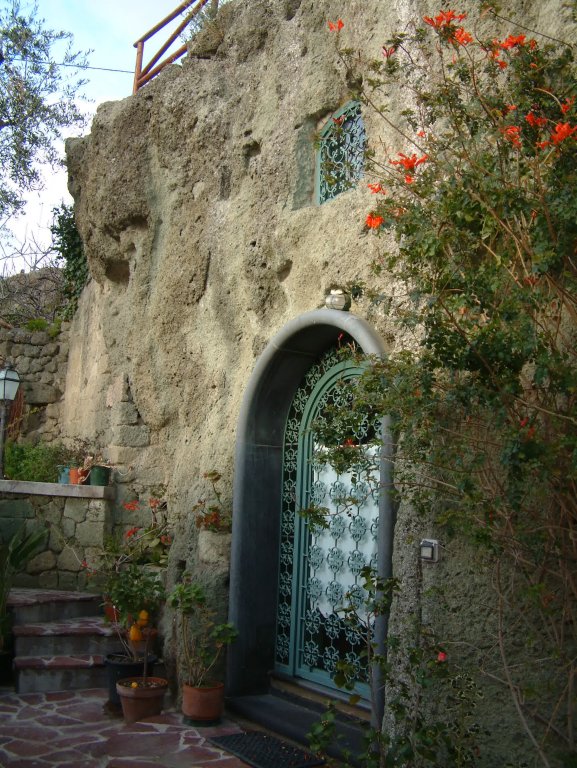 abitazione cantina e cellaio-4